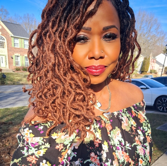 Meet your Posher, LaDonna - Picture 3 of 3